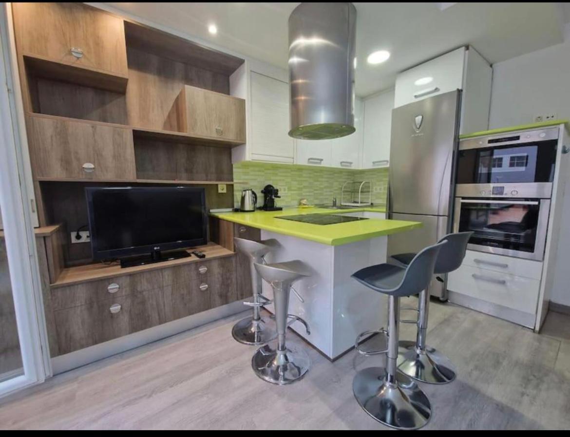 Apartamento Con Terraza Y Parking Gijón Rom bilde